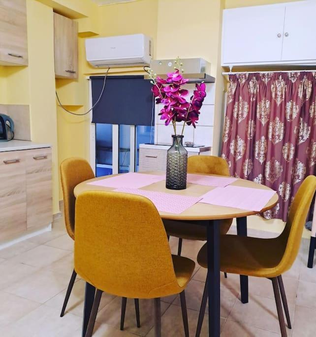 Zenia Home 1 Στην Καρδιά Της Πάτρας Buitenkant foto