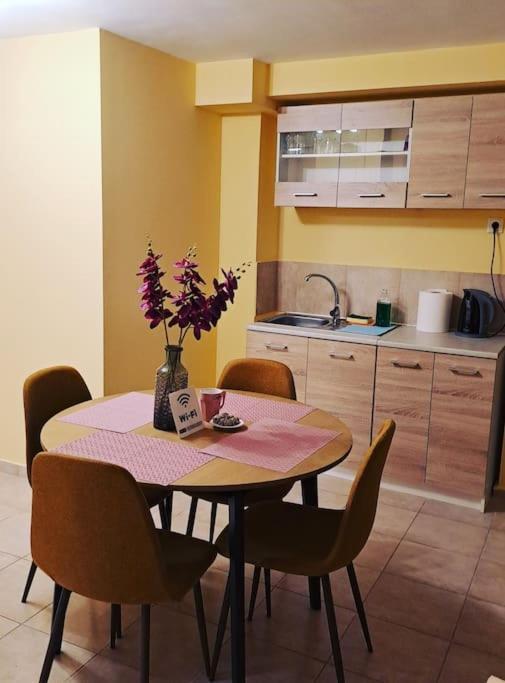Zenia Home 1 Στην Καρδιά Της Πάτρας Buitenkant foto